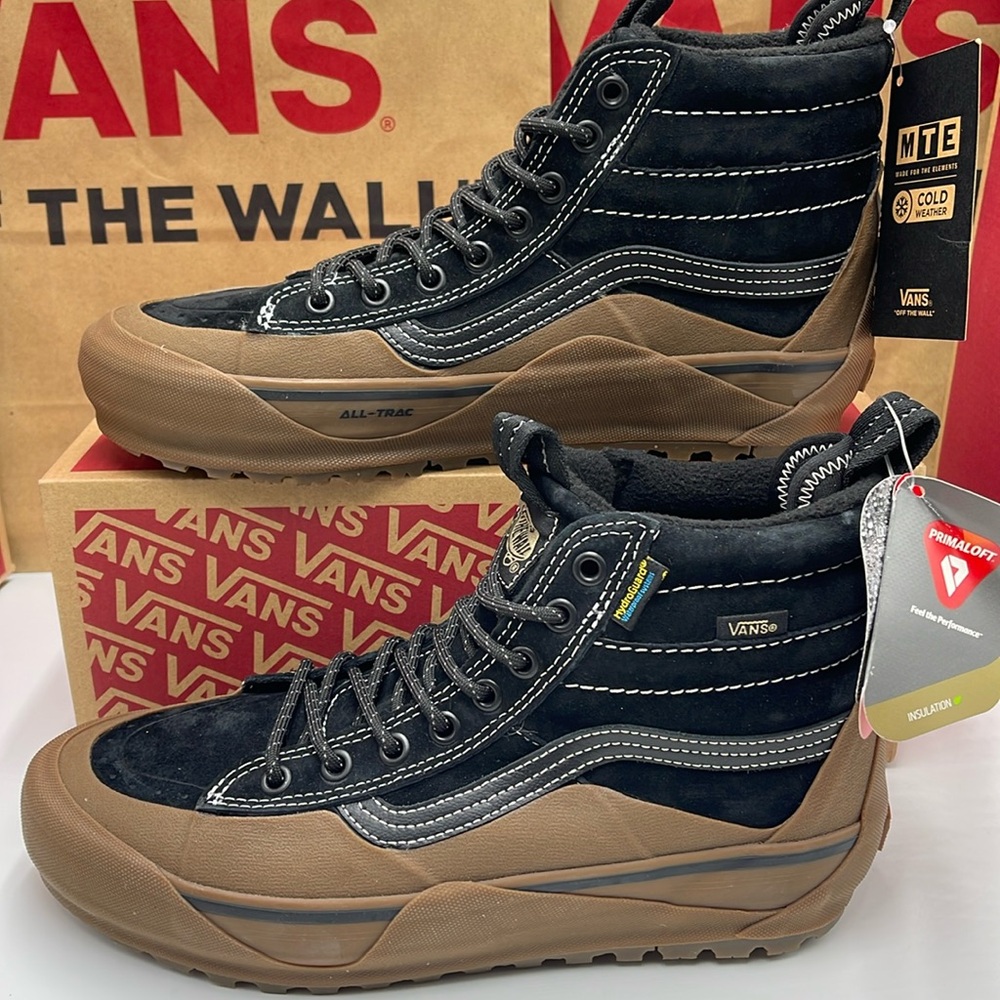 Vans Men’s Sk8-Hi Dip Mte-2
Black/Gum
VN0009QKB9M
Boots Cold Weather Sneakers - Picture 3 of 16